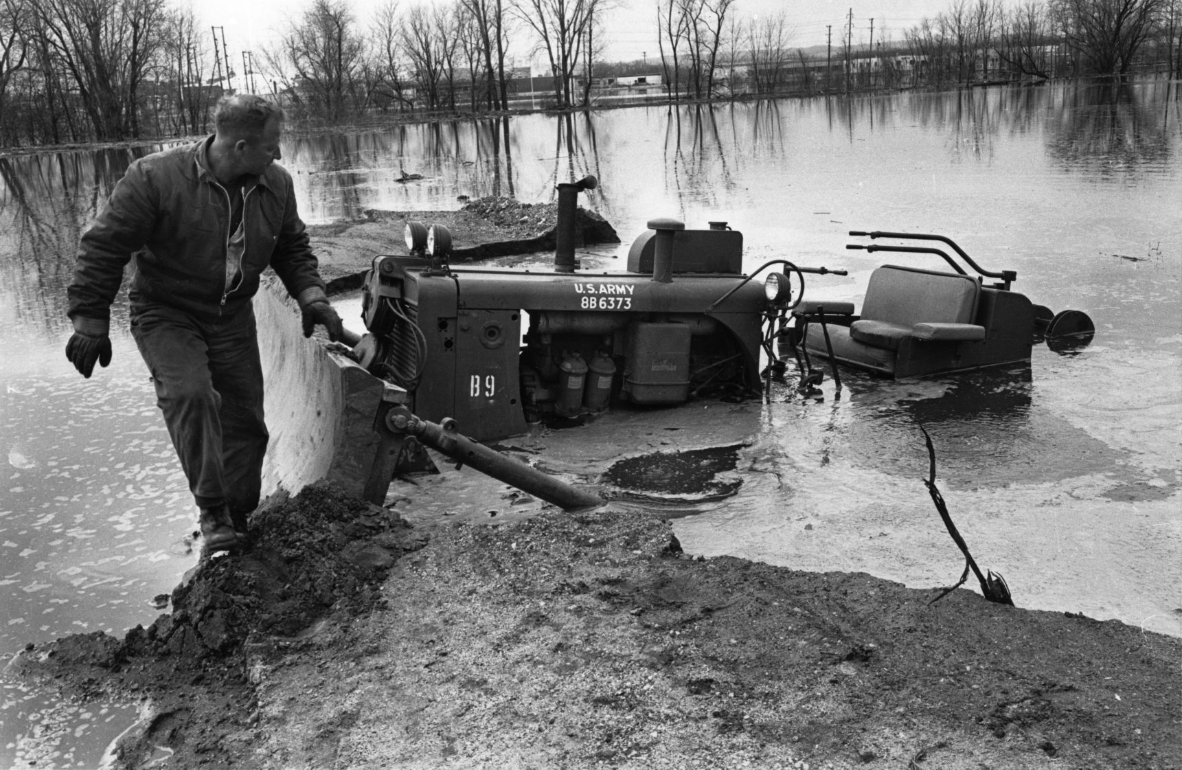 From Tribune files: Photos from the Great Flood of 1965